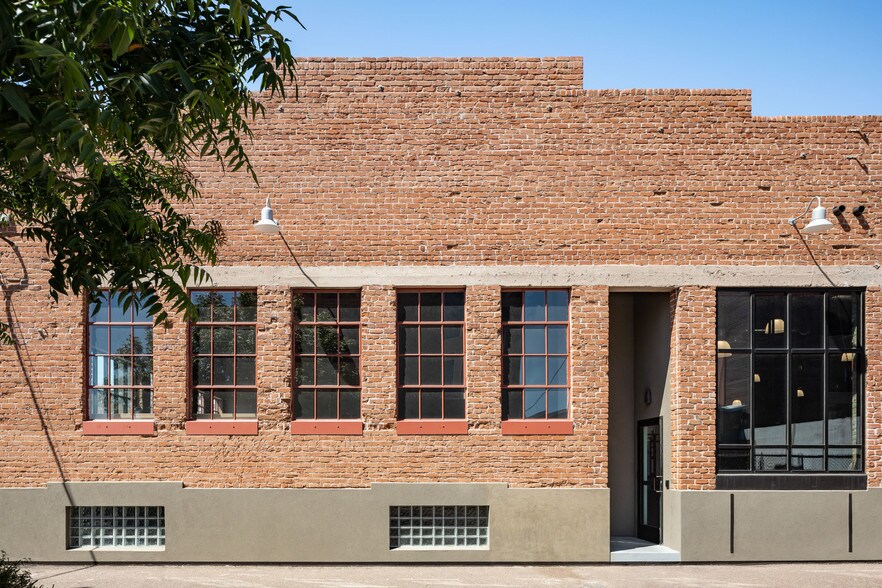 More Photos Of 411 S 1st St, Phoenix Office For Sale