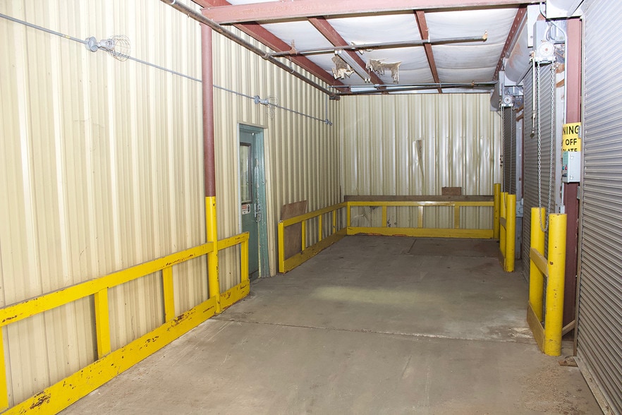 More Photos Of 801 N William St, Goldsboro Warehouse For Lease