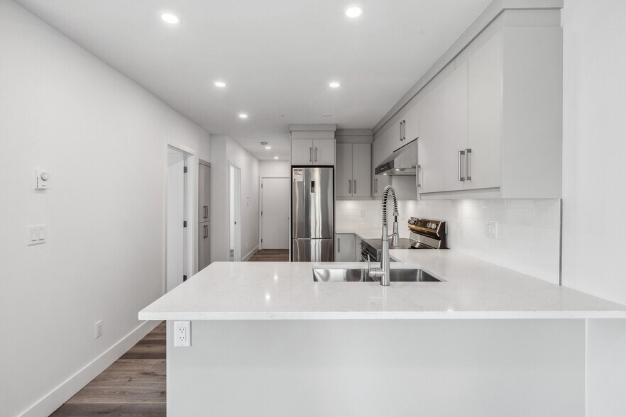 More Photos Of 1635 Marine Dr, North Vancouver Multifamily For Sale