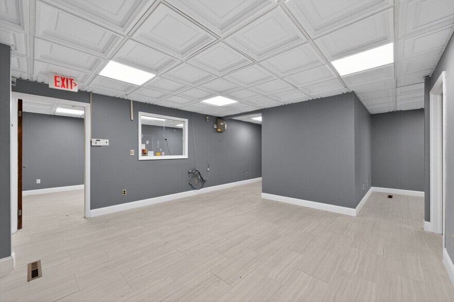 More Photos Of 1701 Wynwood Dr, Cinnaminson Medical For Sale