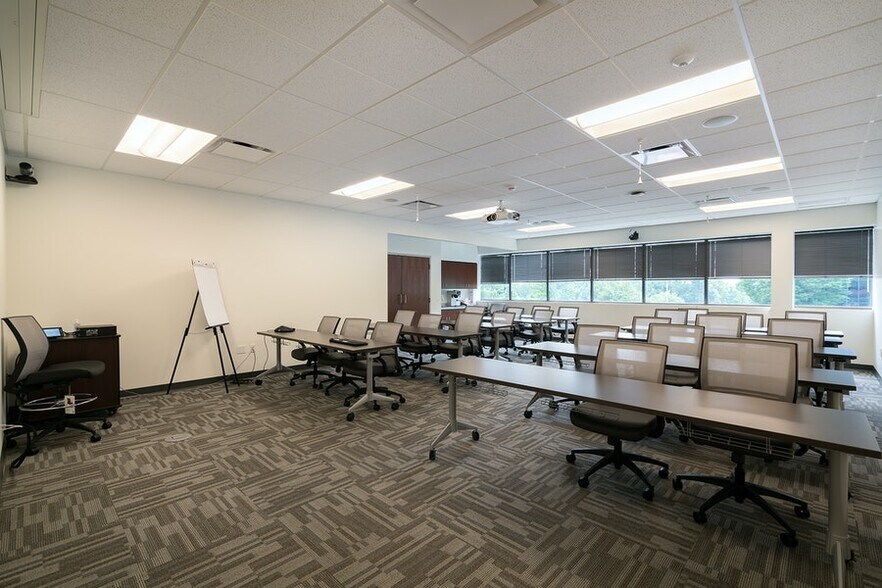 More Photos Of 150 Corporate Center Dr, Camp Hill Unknown For Lease