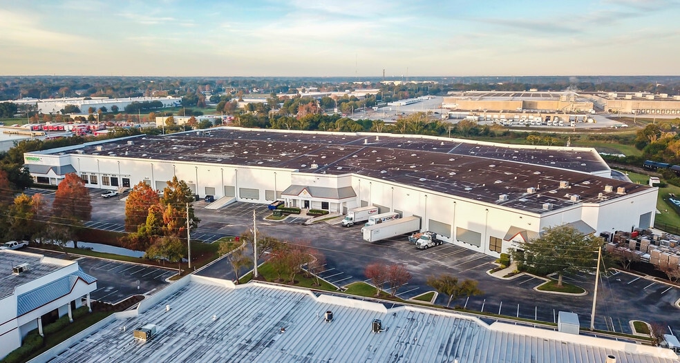 More Photos Of 3905 Center Loop, Orlando Unknown For Lease