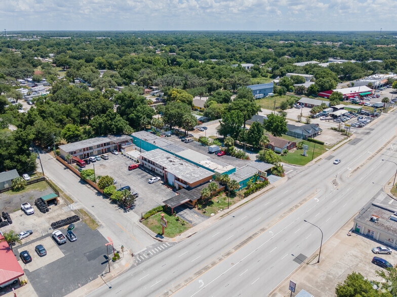 More Photos Of 307 E Vine St, Kissimmee Hotel For Sale