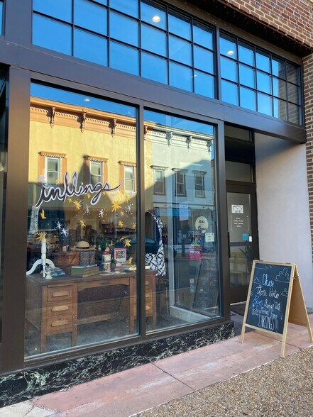 More Photos Of 205 E Main St, Front Royal Storefront Retail Office For Lease