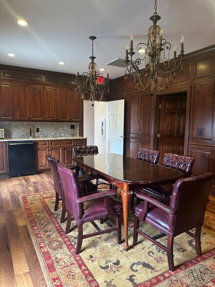 More Photos Of 609 Executive Plz, Fayetteville Medical For Sale