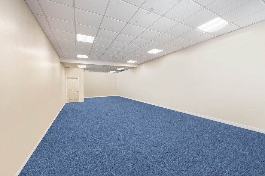 More Photos Of 1553-1555 Summit Ave, Hillside Storefront For Sale