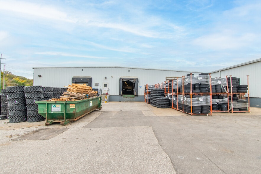 More Photos Of 4350 McKinley St, Omaha Manufacturing For Lease