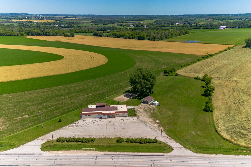 More Photos Of N2698 Highway 57, New Holstein Sports And Entertainment For Sale