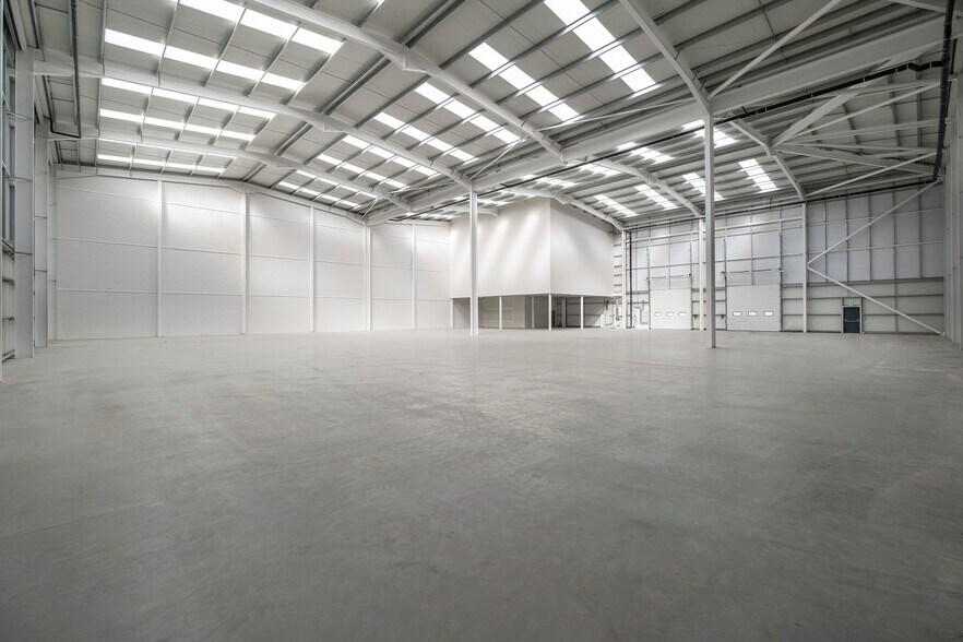 Cole Green Ln, Welwyn Garden City, HRT AL7 3PP Industrial For Lease