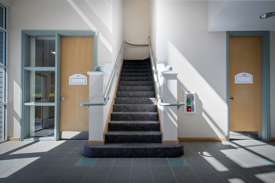 More Photos Of 350 Crown Point Cir, Grass Valley Office For Lease