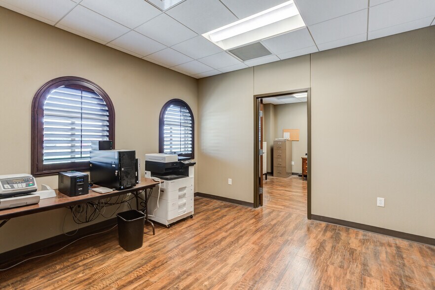 More Photos Of 5241 98th St, Lubbock Office Residential For Sale