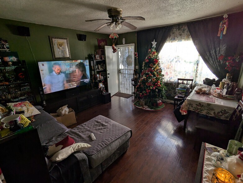 More Photos Of 9512 Croesus Ave, Los Angeles Apartments For Sale