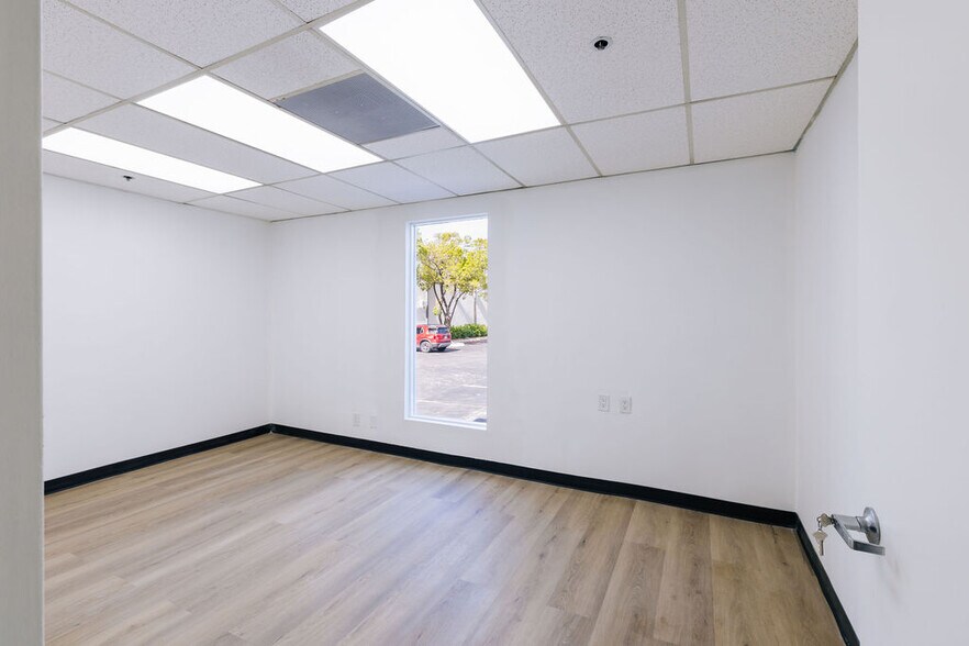 More Photos Of 4200 N 29th Ave, Hollywood Unknown For Lease