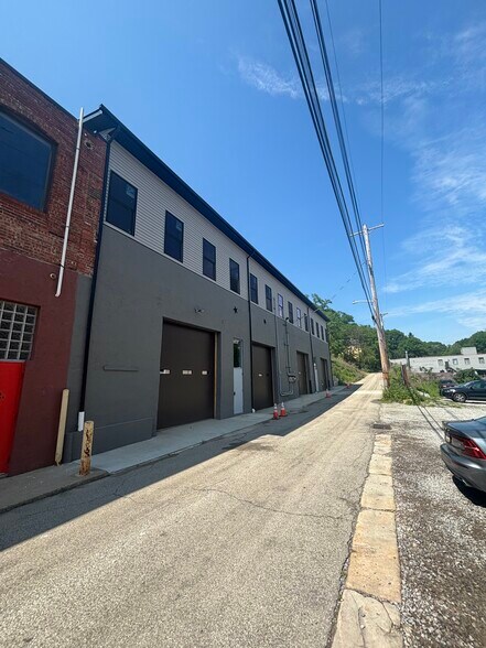 More Photos Of 1430 High St, Pittsburgh Warehouse For Lease