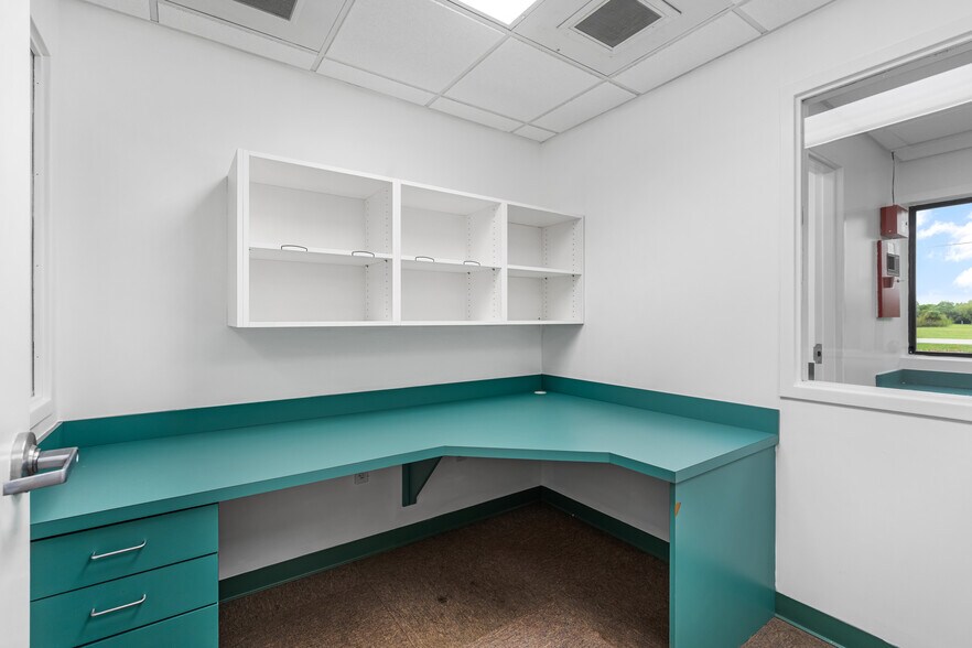 More Photos Of 845 37th Pl, Vero Beach Medical For Lease