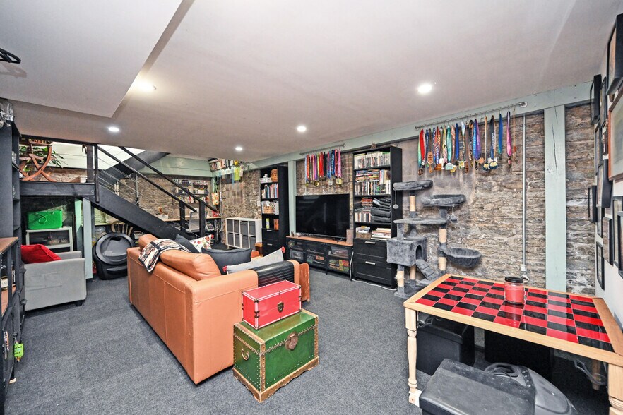 More Photos Of 118 E Liberty St, Cincinnati Apartments For Sale