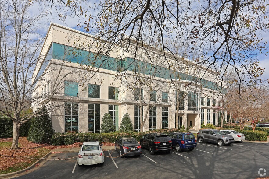 More Photos Of 7025 Albert Pick Rd, Greensboro Unknown For Sale