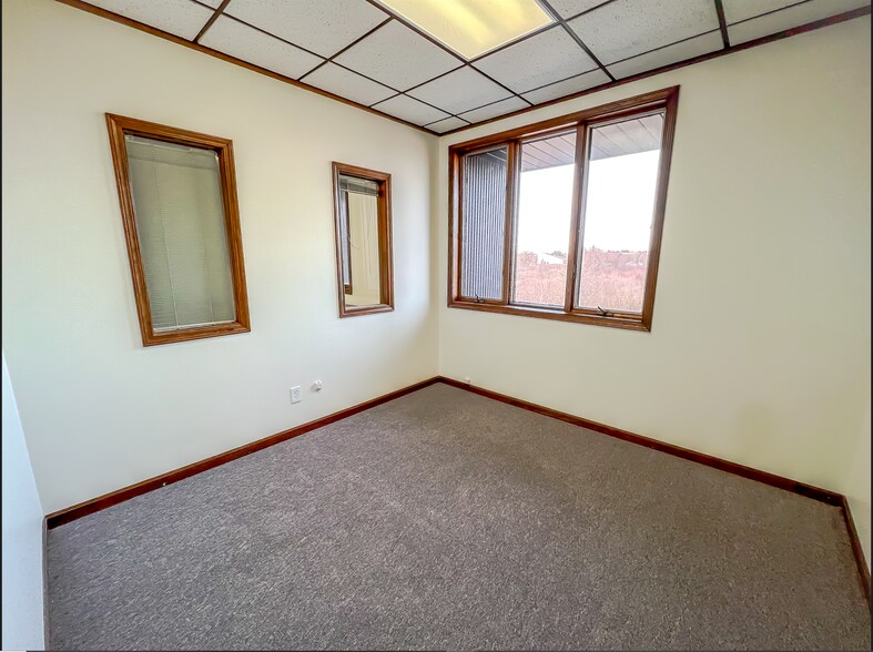 More Photos Of 9111 Broadway St, Merrillville Office For Lease