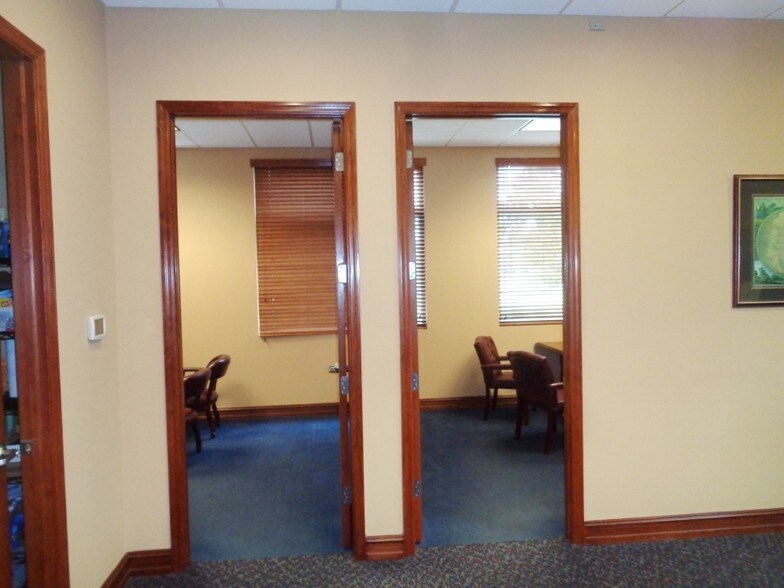 More Photos Of 1391 Sawgrass Corporate Pky, Sunrise Office For Sale