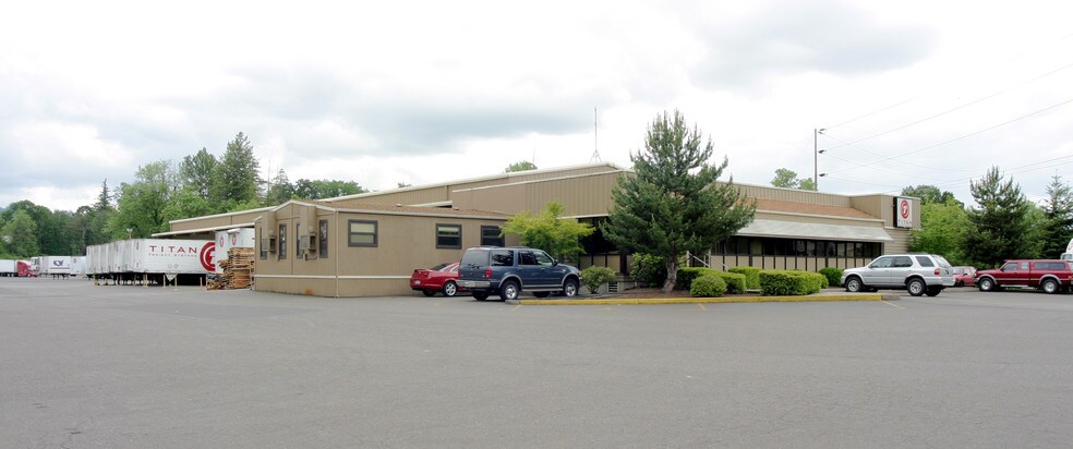 More Photos Of 6201 SE Lake Rd, Milwaukie Truck Terminal For Lease