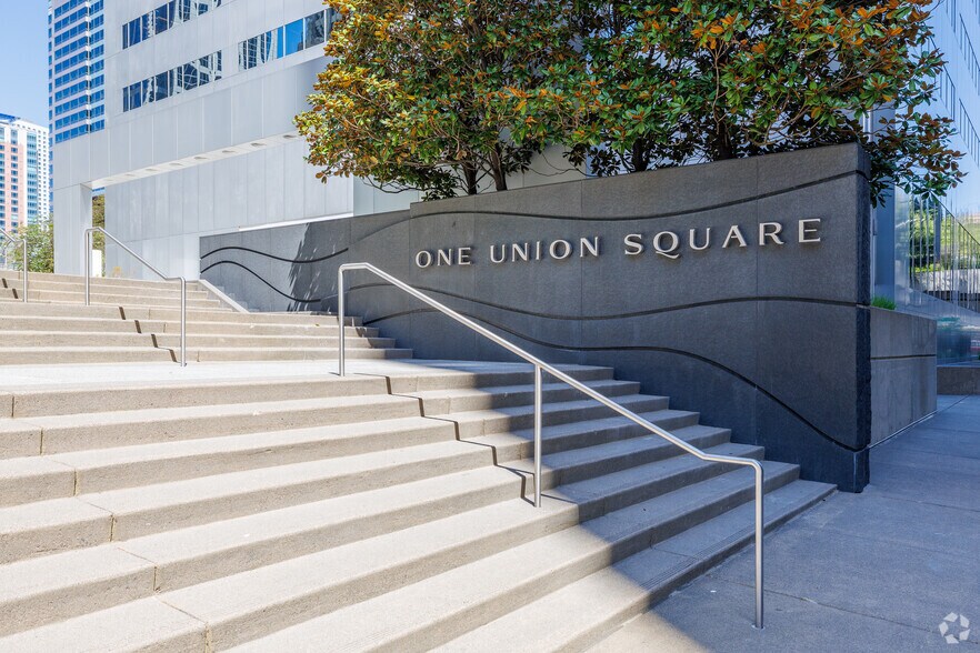 More Photos Of 600 University St, Seattle Office For Lease