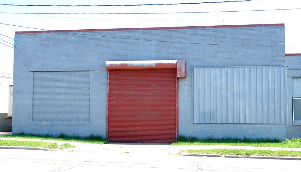 More Photos Of 1590 Madison Ave SE, Grand Rapids Warehouse For Sale