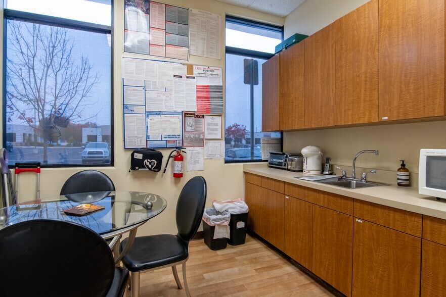 More Photos Of 3409 Calloway Dr, Bakersfield Medical For Sale