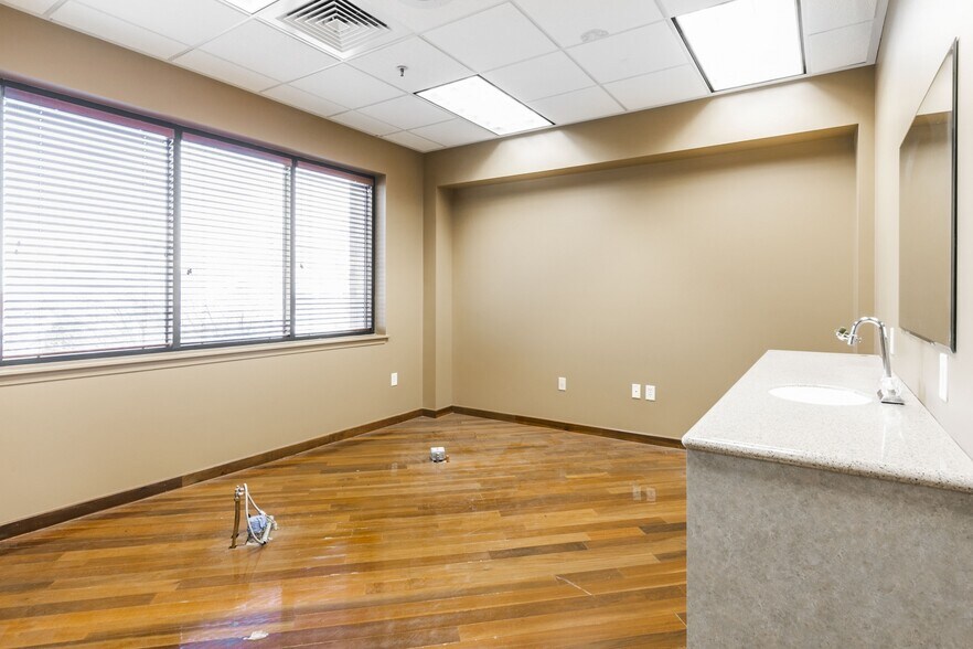 More Photos Of 7555 S Center View Ct, West Jordan Medical For Sale