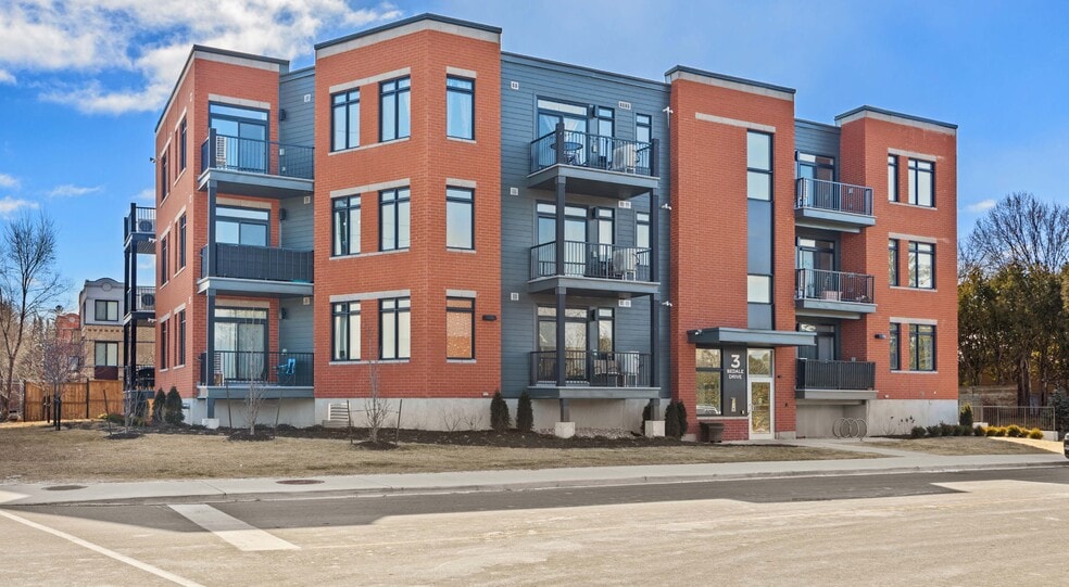 Primary Photo Of 3 Bedale Dr, Ottawa Apartments For Sale