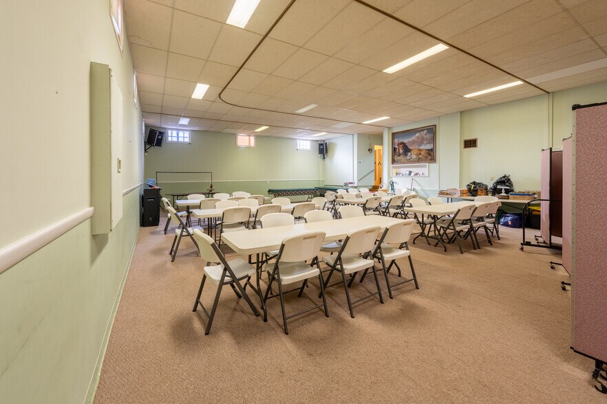 More Photos Of 927 Broadway, Fountain Hill Religious Facility For Sale