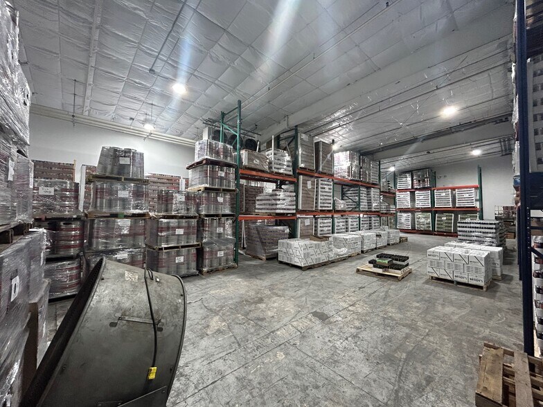 More Photos Of 2650 Jewett Ln, Sanford Manufacturing For Lease