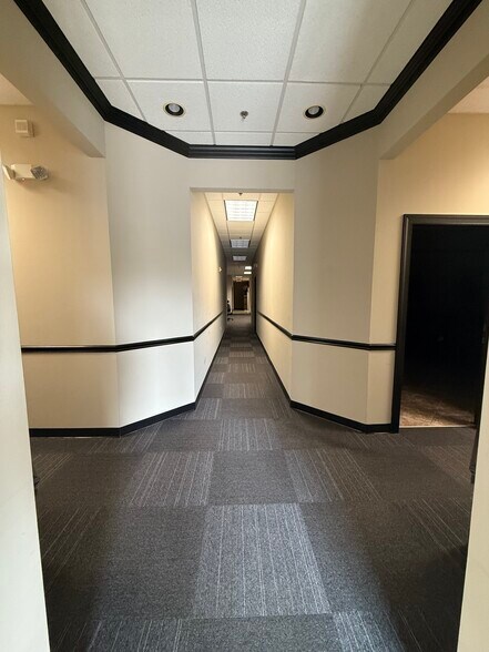 More Photos Of 11 Penns Trl, Newtown Light Distribution For Lease