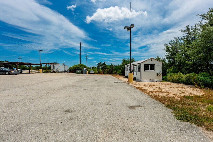 More Photos Of 21601 State Highway 71 W, Spicewood Land For Lease