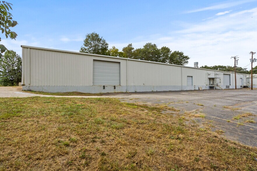 More Photos Of 201 Greer Dr, Simpsonville Warehouse For Sale