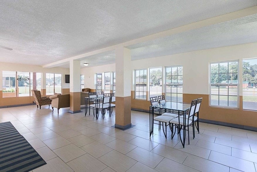 More Photos Of 2238 S Byron Butler Pky, Perry Hotel For Sale