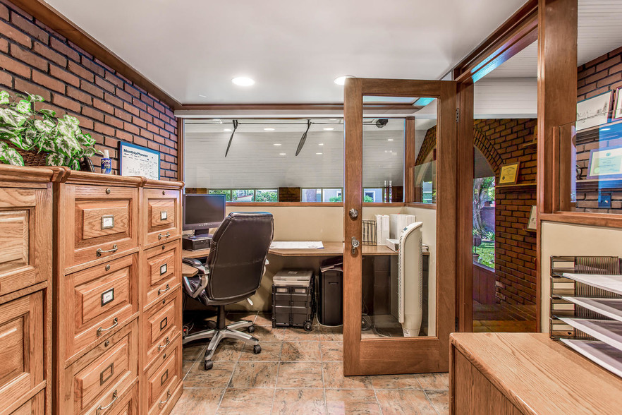 More Photos Of 592 N Euclid, Upland Office For Sale