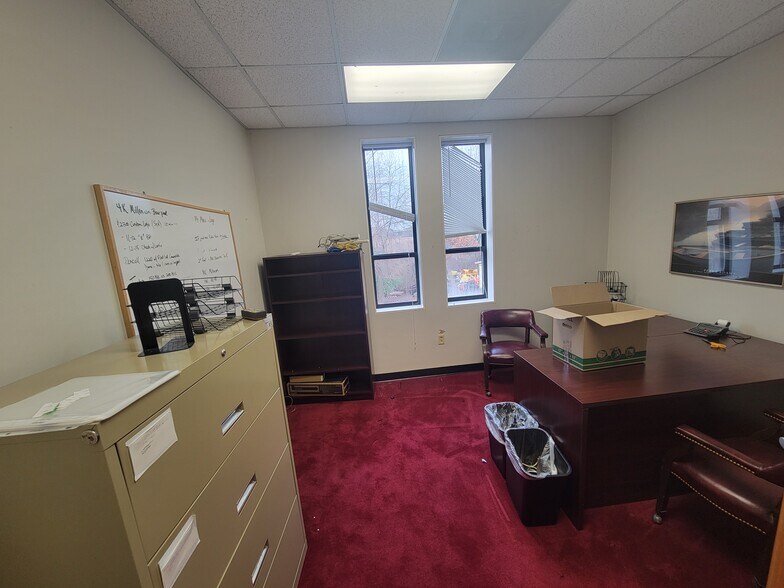 Primary Photo Of 121 Brick Kiln Rd, Chelmsford Medical For Lease