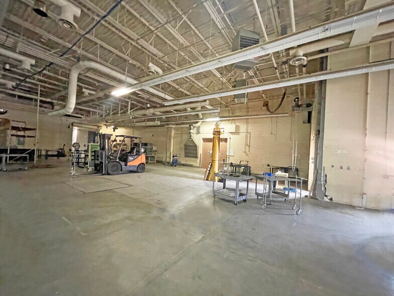 More Photos Of 3800 Wilson Ave, Loveland Manufacturing For Lease