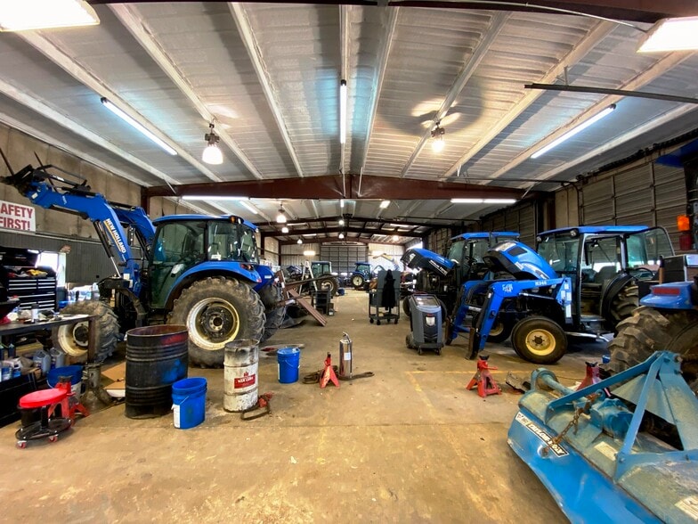 More Photos Of 425 E Front St, De Kalb Auto Dealership For Sale