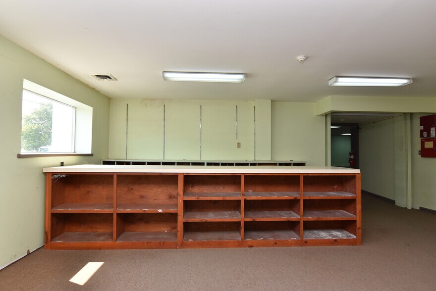 More Photos Of 38148 Bi State Blvd, Delmar Flex For Lease