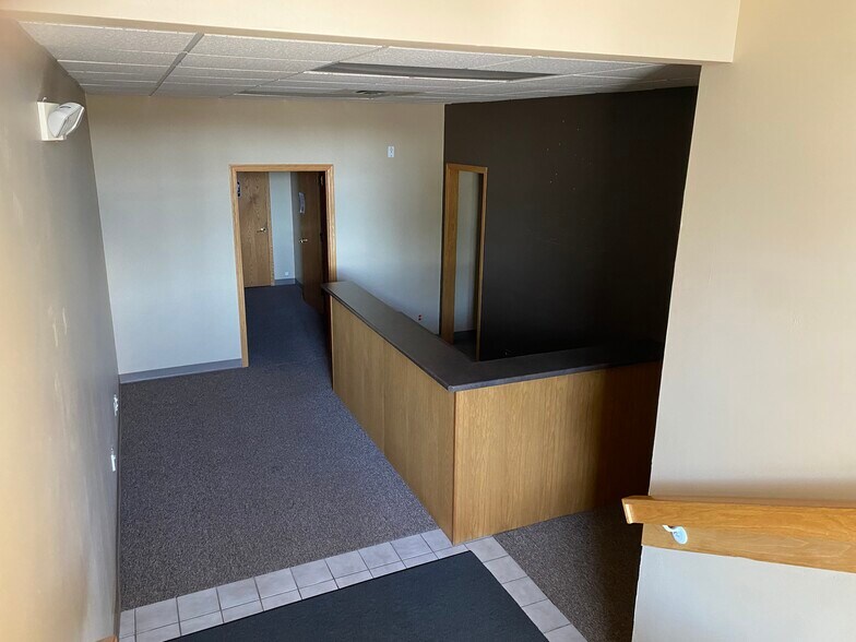 More Photos Of 2705 Happy Joe Dr, Bettendorf Office For Sale