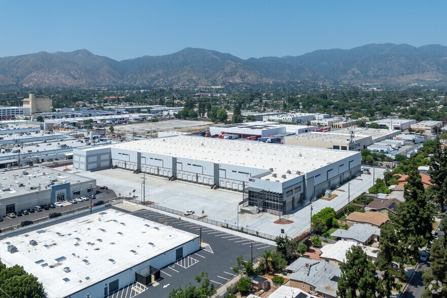 More Photos Of 12772 San Fernando Rd, Sylmar Warehouse For Lease
