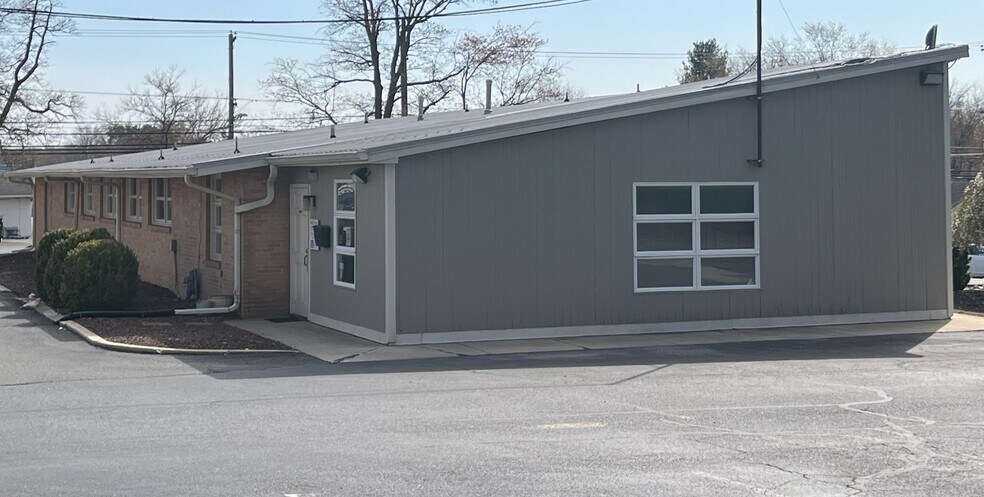 More Photos Of 721 N Bridge St, Elkton Storefront For Sale