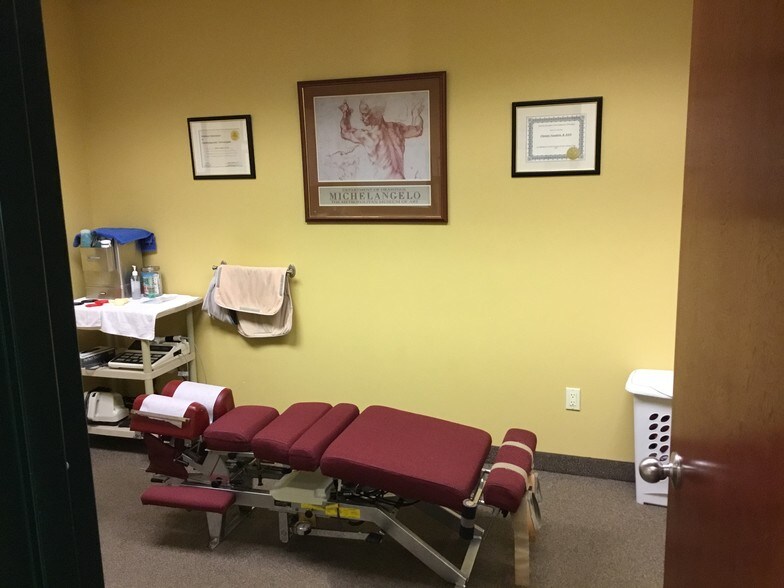 350 W Montauk Hwy, Lindenhurst, NY 11757 Medical Office For Lease