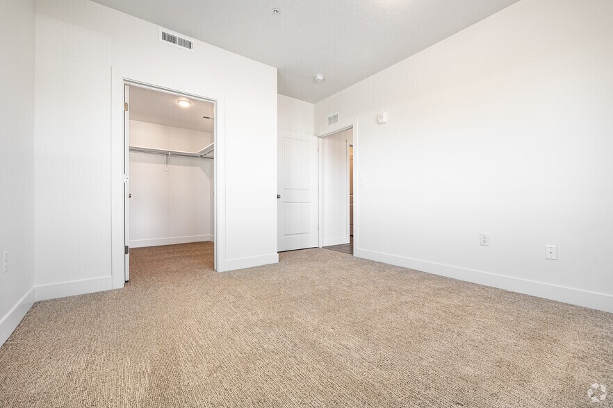 More Photos Of 1241 N Lexington Greens Dr, Tooele Apartments For Sale