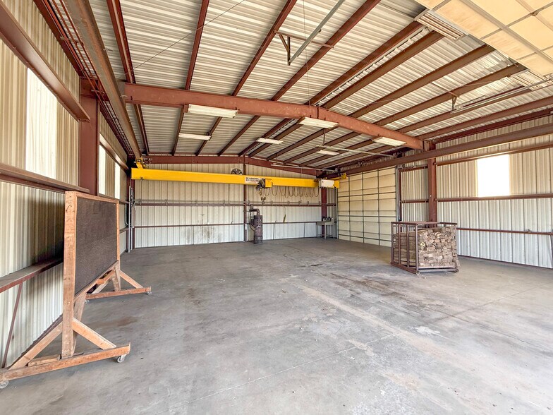 More Photos Of 11730 Highway 152, Pampa Warehouse For Sale