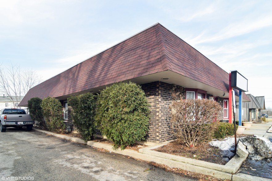 More Photos Of 7421 Astor Ave, Hanover Park Storefront Retail Office For Sale
