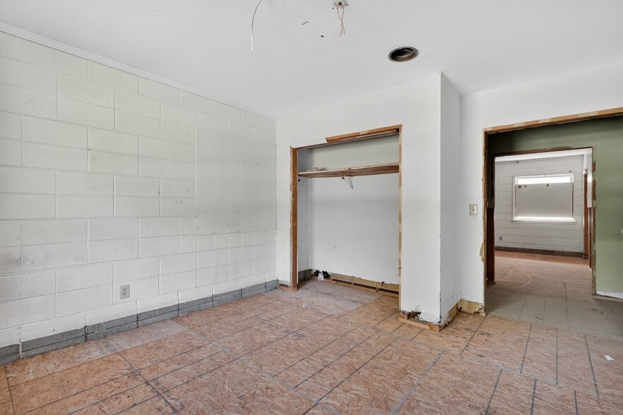 More Photos Of 6828 Old Stage Rd N, Angier Flex For Sale