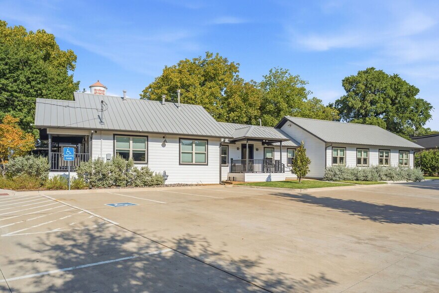More Photos Of 7274 Elm St, Frisco Office For Sale