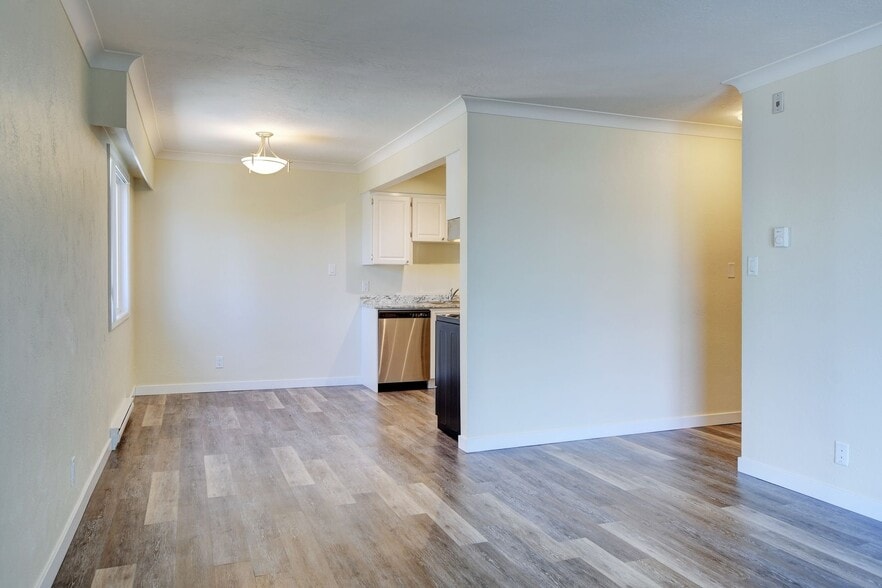 More Photos Of 250 Gorge Rd W, Saanich Apartments For Sale